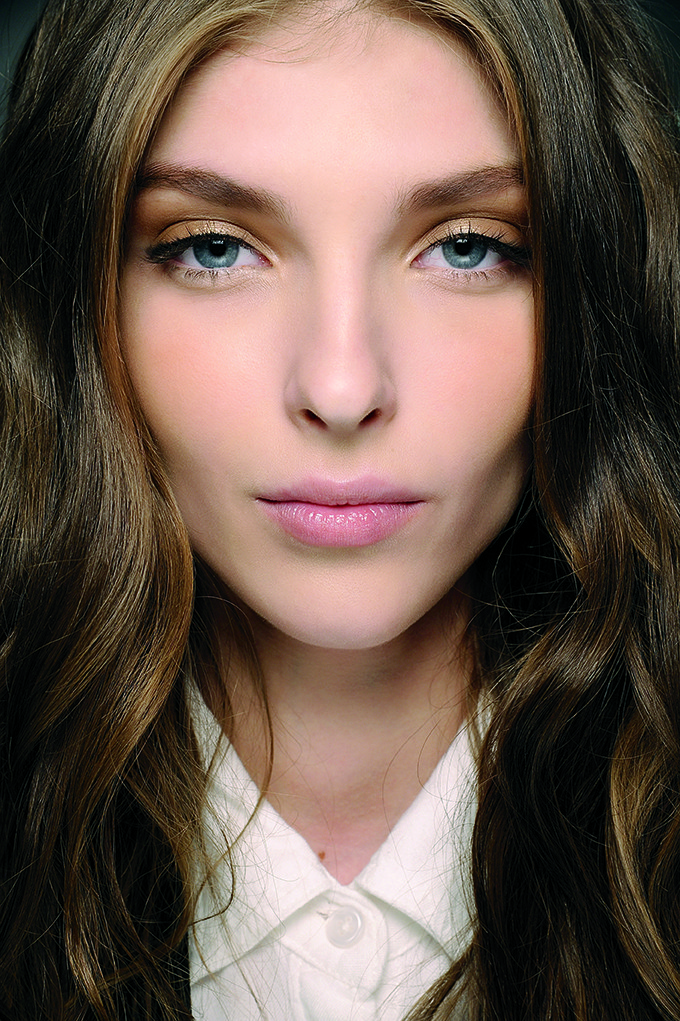 MAC SS15 Trends: This Season, Beauty Is Brought To Light!