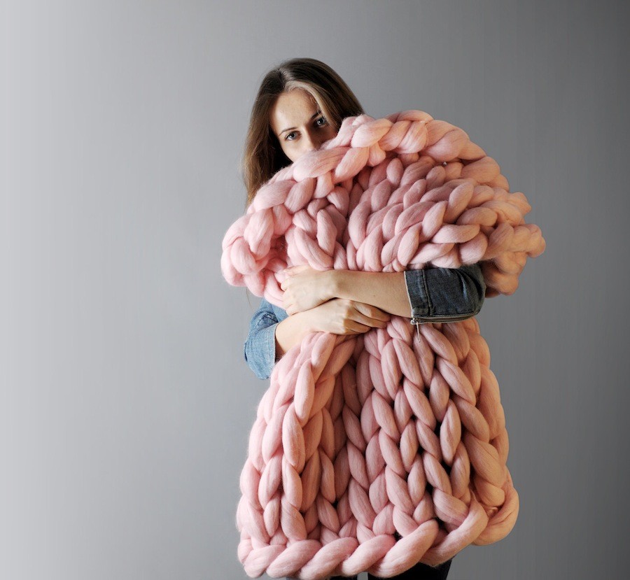 Giant Knitting Needles Create Stunning Wearable Works…